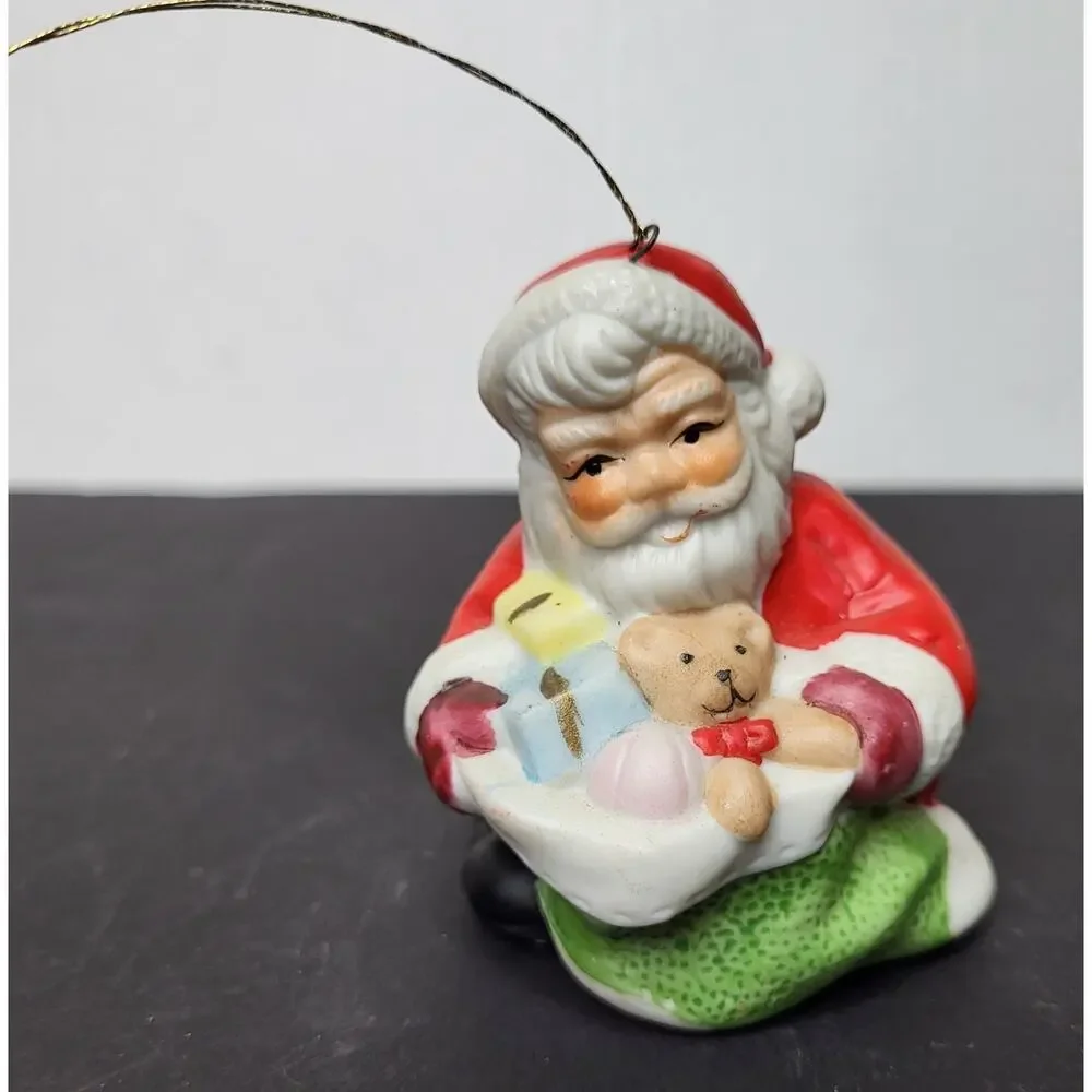 Unbranded lot ornaments